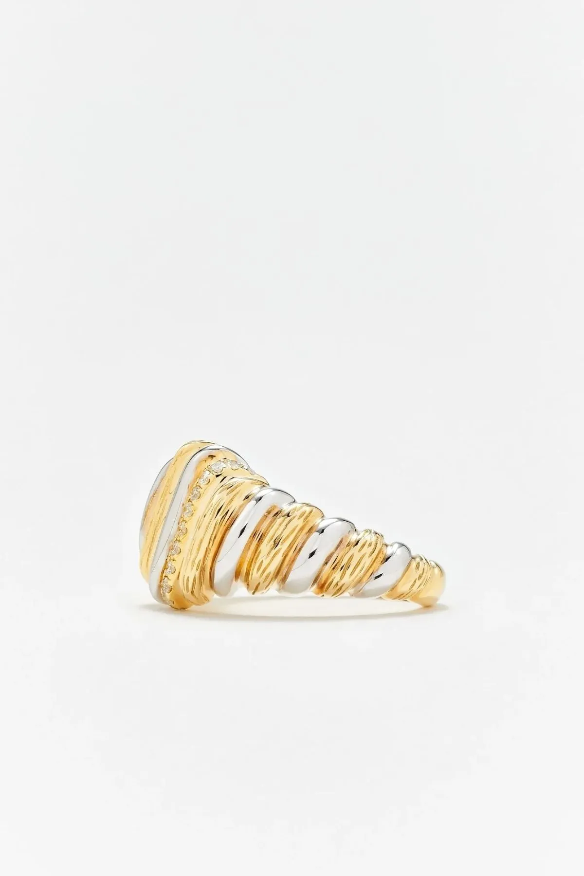 Yvonne Léon Chevalière Gaufrette Diamond Ring - Yellow/ White Gold